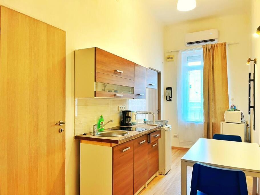 Central Studio Flat Boedapest Buitenkant foto